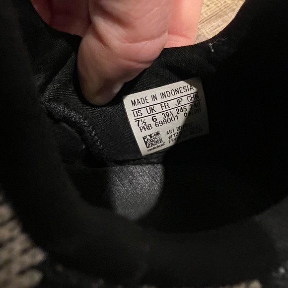 Like new Adidas leopard print shoes - Picture 6 of 6